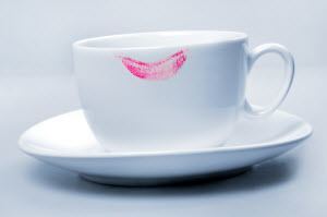 Lipstick-On-Coffee-Cup